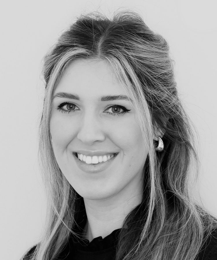 abigail robb headshot