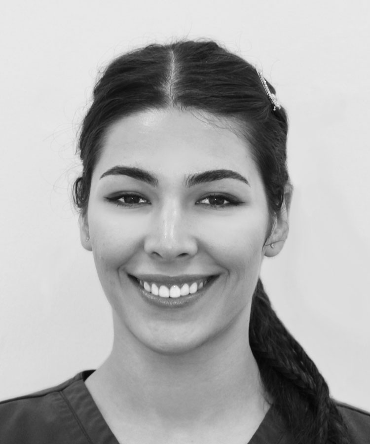 csenge varkonyi headshot